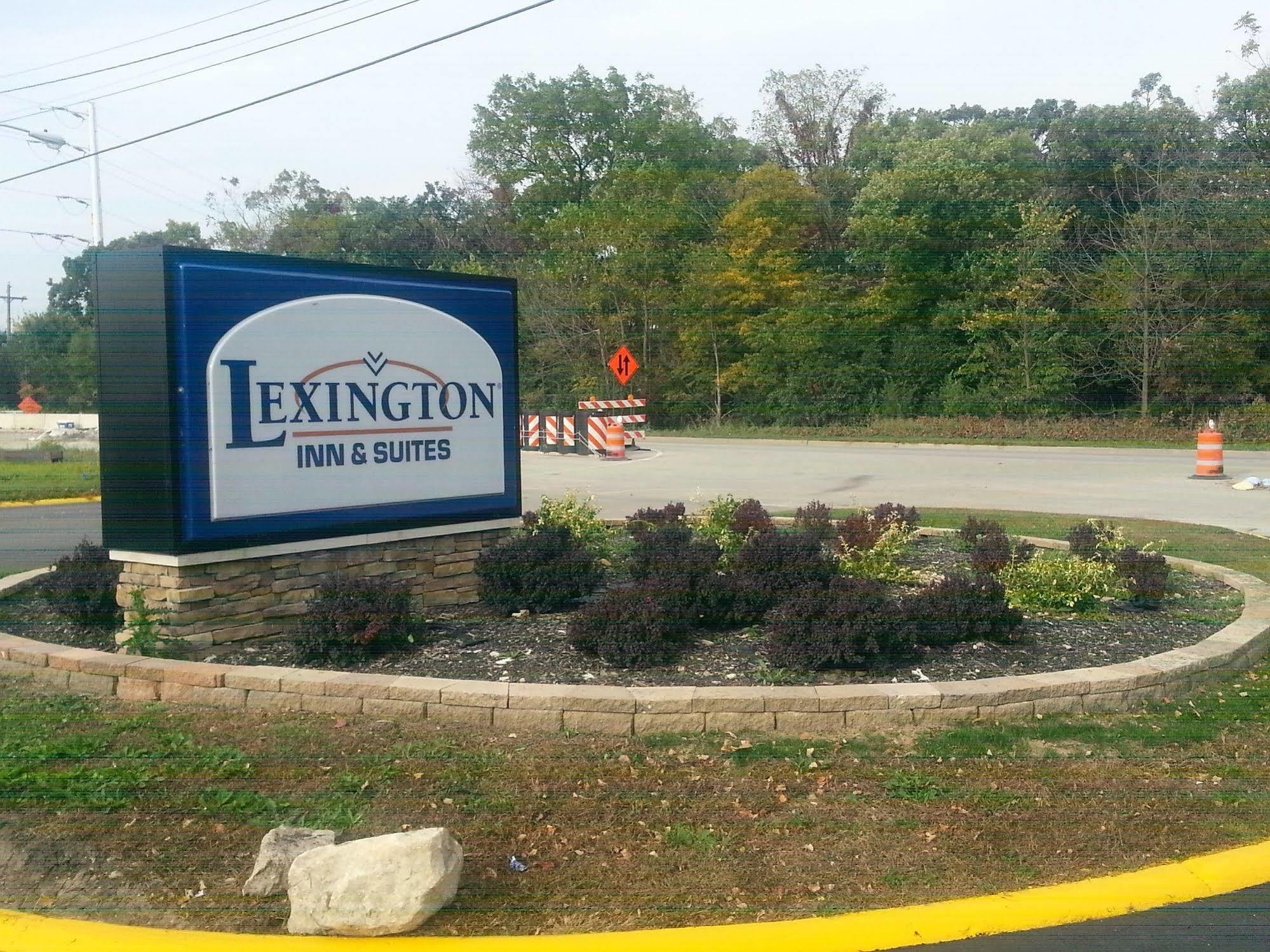 Lexington Inn & Suites-Elgin Exterior photo